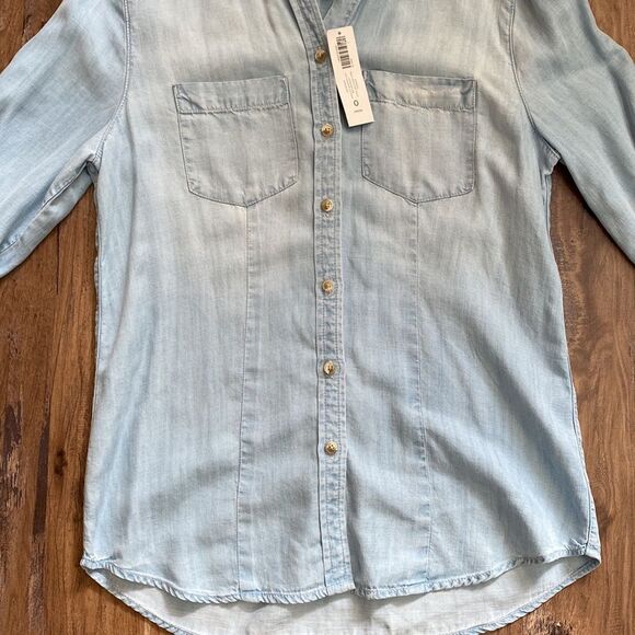 Chico’s Basic Chambray Light Wash Button Up Shirt Size … - Picture 5 of 13